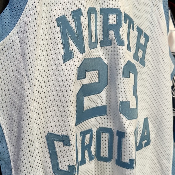 Michael Jordan North Carolina Tar Heels Mitchell & Ness 1983/84 Authentic Jersey - Picture 3 of 9